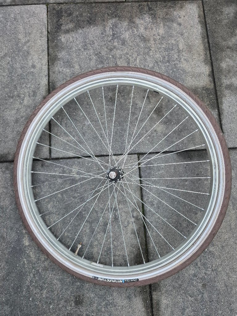 Voorwiel 26 inch met band, Fietsen en Brommers, Ophalen of Verzenden, Kinderfiets, Wiel, Aluminium