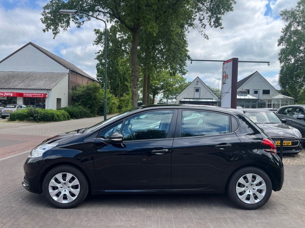 Peugeot 208 1.0 PURETECH ACCESS / AIRCO / CRUISE CTR. / TREK, 450 kg, Gebruikt, Electronic Stability Program (ESP), Origineel Nederlands
