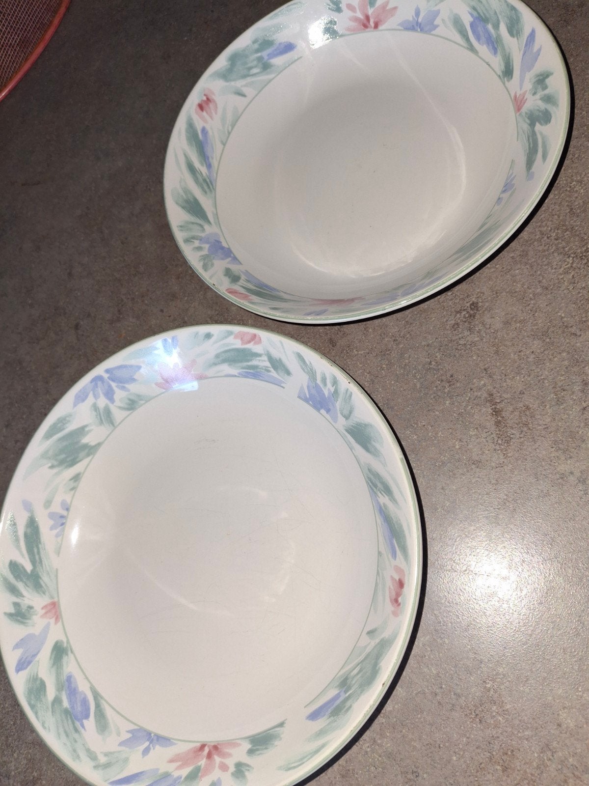 2x China Pearl Stoneware borden - Bloemenpatroon, Steen, Overige merken, Vintage, Ophalen of Verzenden