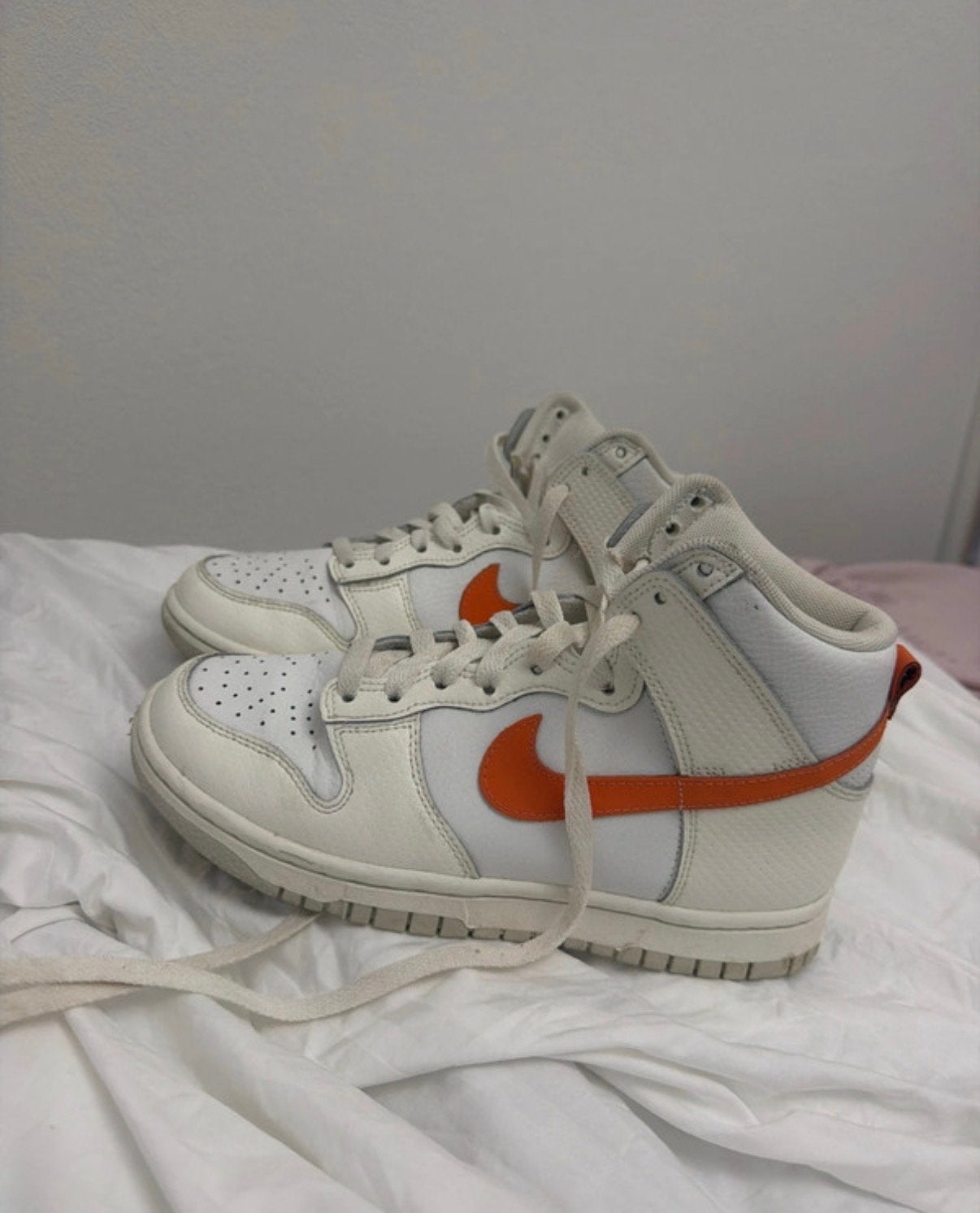 Nike Dunk High Up Sneakers - Wit/Oranje, Wit, Ophalen of Verzenden, Sneakers of Gympen, Gedragen