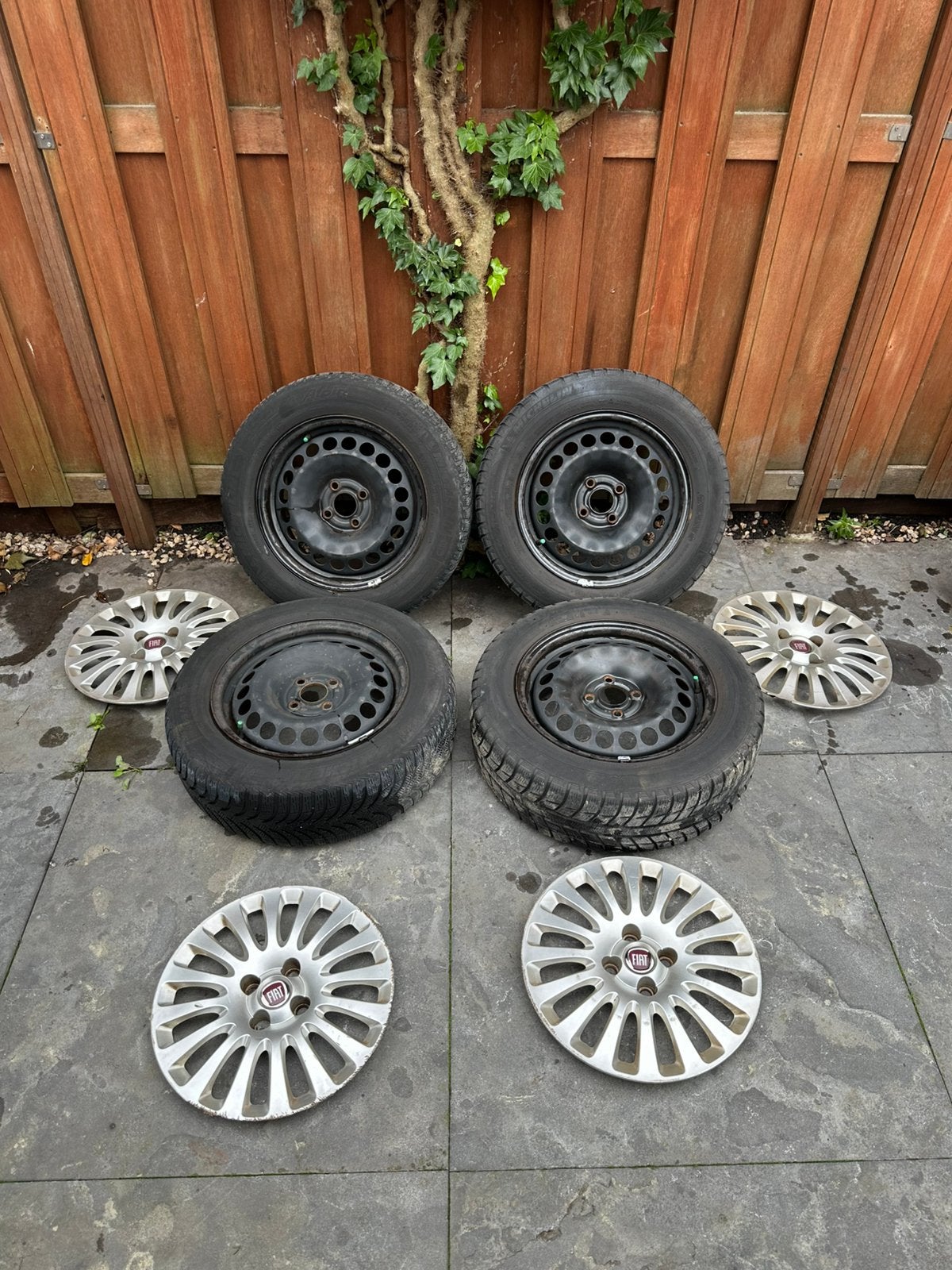 winter set 4 x 100, 195/60/15, afkomstig van een fiat punto, Ophalen, 15 inch, Banden en Velgen, Winterbanden