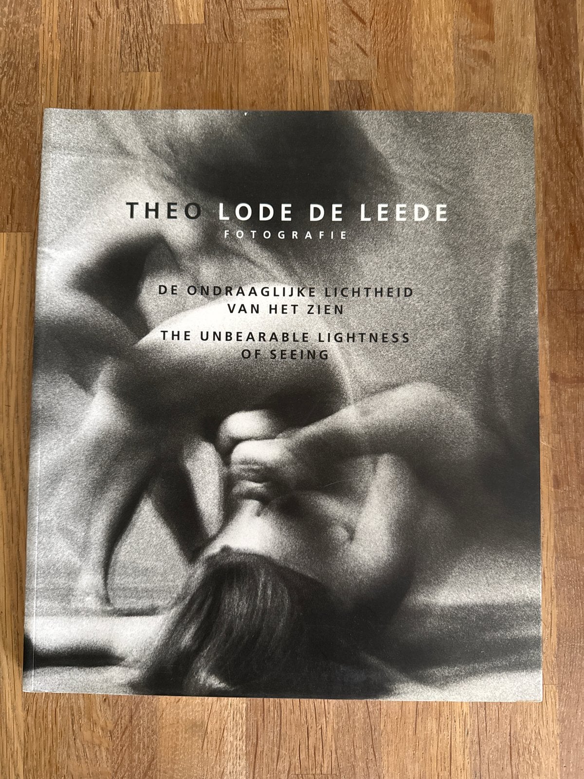Fotoboek Theo Lode de Leede - The Unbearable Lightness, Ophalen of Verzenden, Zo goed als nieuw, Fotografie algemeen