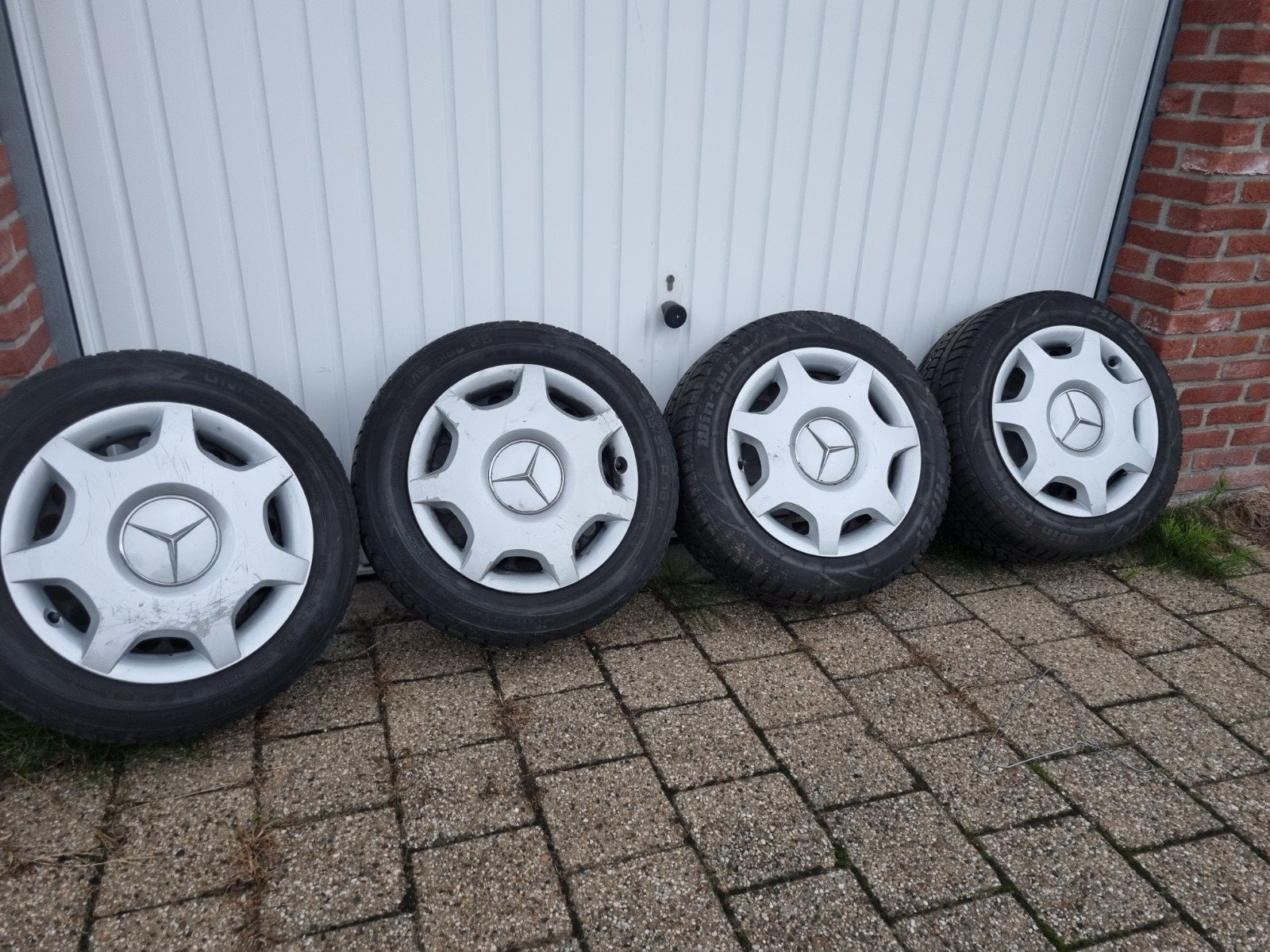 Mercedes W204 winterbanden op velg - 215/55/16, Ophalen, 16 inch, Banden en Velgen, Winterbanden