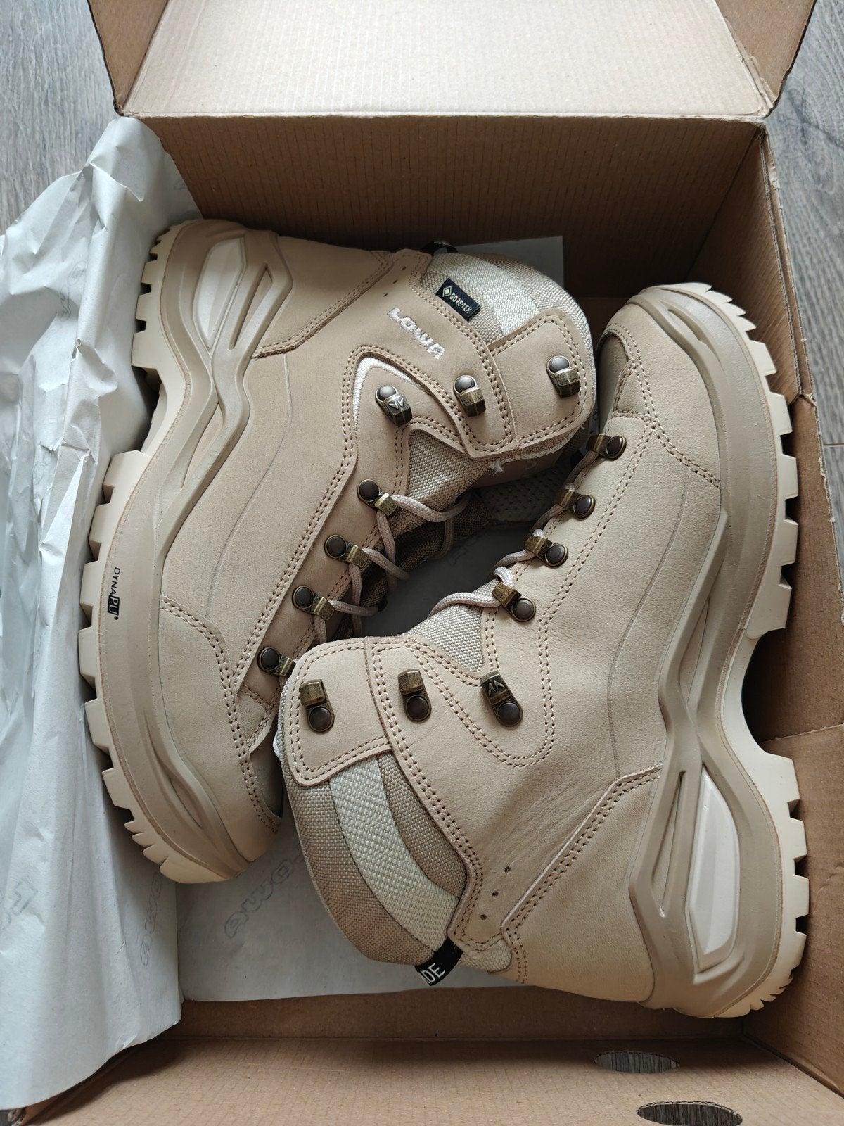 Lowa Renegade GTX, Champagne/Panna maat 39, Sport en Fitness, Bergsport en Wandelen, Ophalen, Nieuw, Schoenen