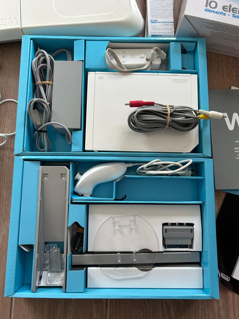Nintendo Wii Compleet Pakket met Balance Board en 4 Spellen, Spelcomputers en Games, Ophalen, Gebruikt, Met 3 controllers of meer