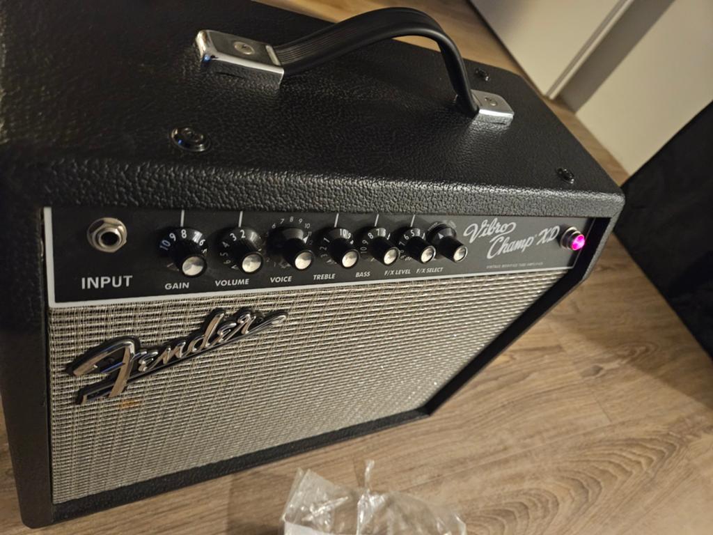 Fender Vibro Champ XD, Ophalen, Minder dan 50 watt