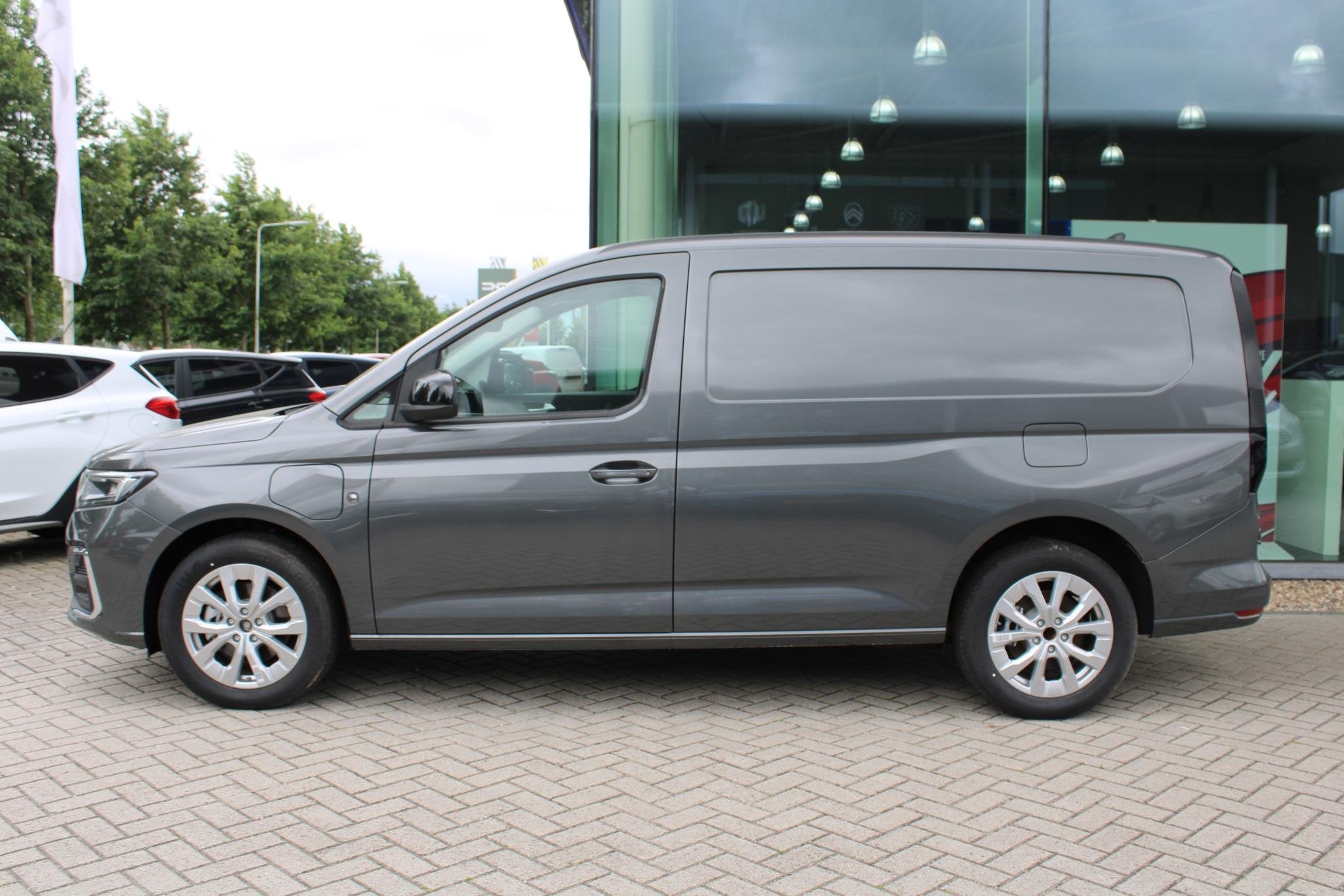 Ford Transit Connect 1.5 EcoBoost PHEV L2 Limited Voorraad!, Auto's, 4 cilinders, 150 pk, Bedrijf, Ford