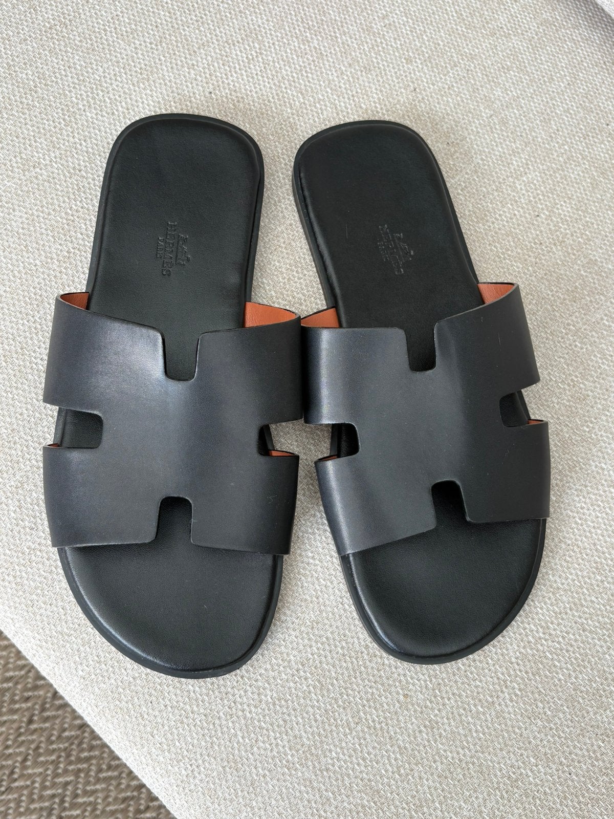 Hermes slippers, Slippers, Zwart, Ophalen of Verzenden, Zo goed als nieuw