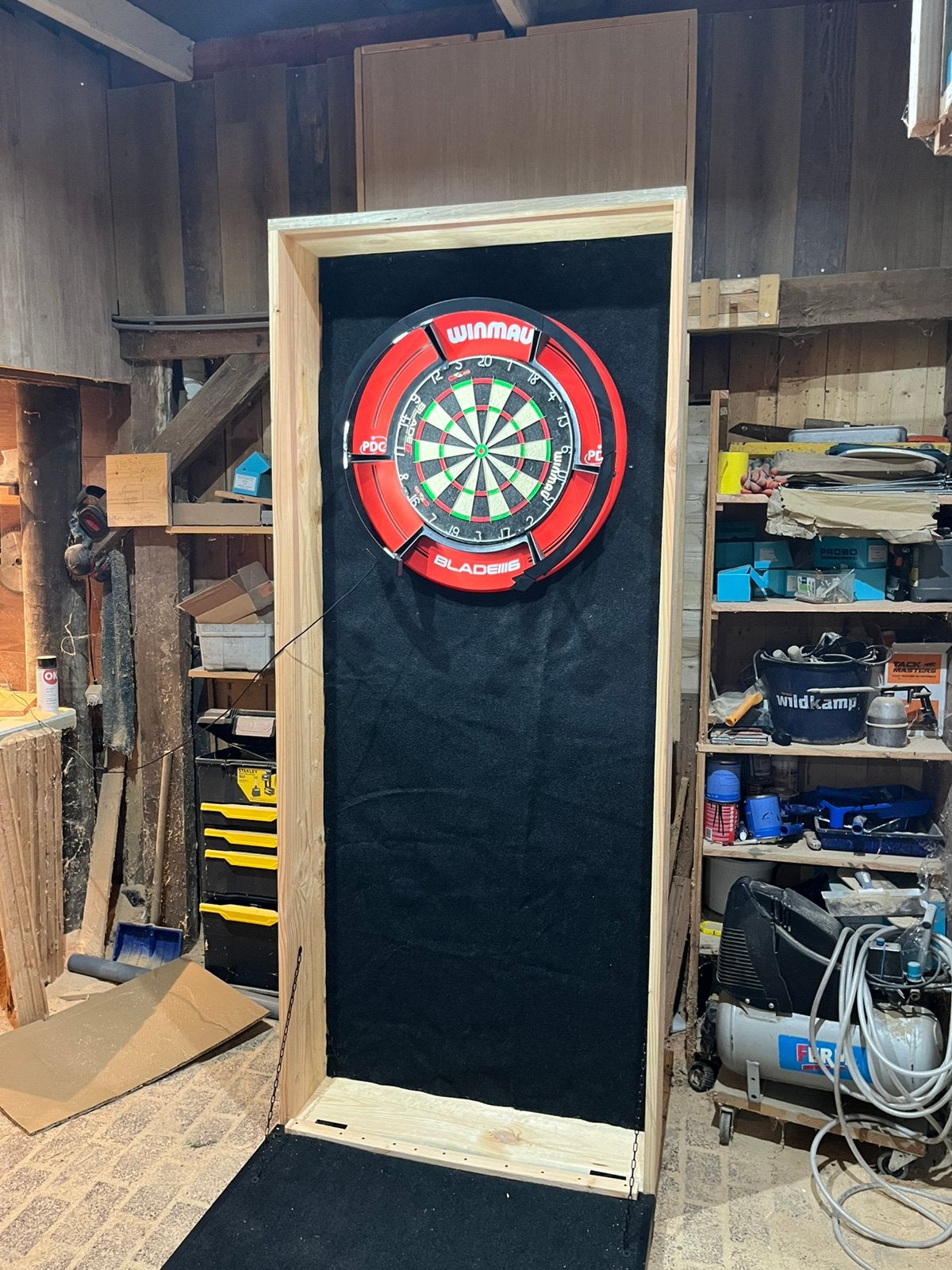 Dartbord kast!, Ophalen, Zo goed als nieuw, Dartbord