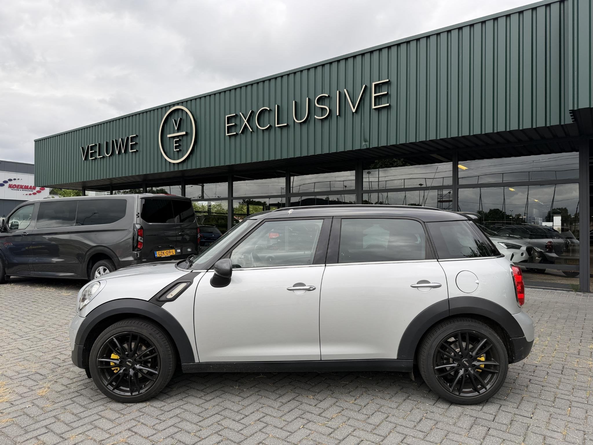 MINI Countryman 1.6 Cooper Chili | Pano | Cruise | Clima |, Auto's, Voorwielaandrijving, Euro 5, Gebruikt, Zwart
