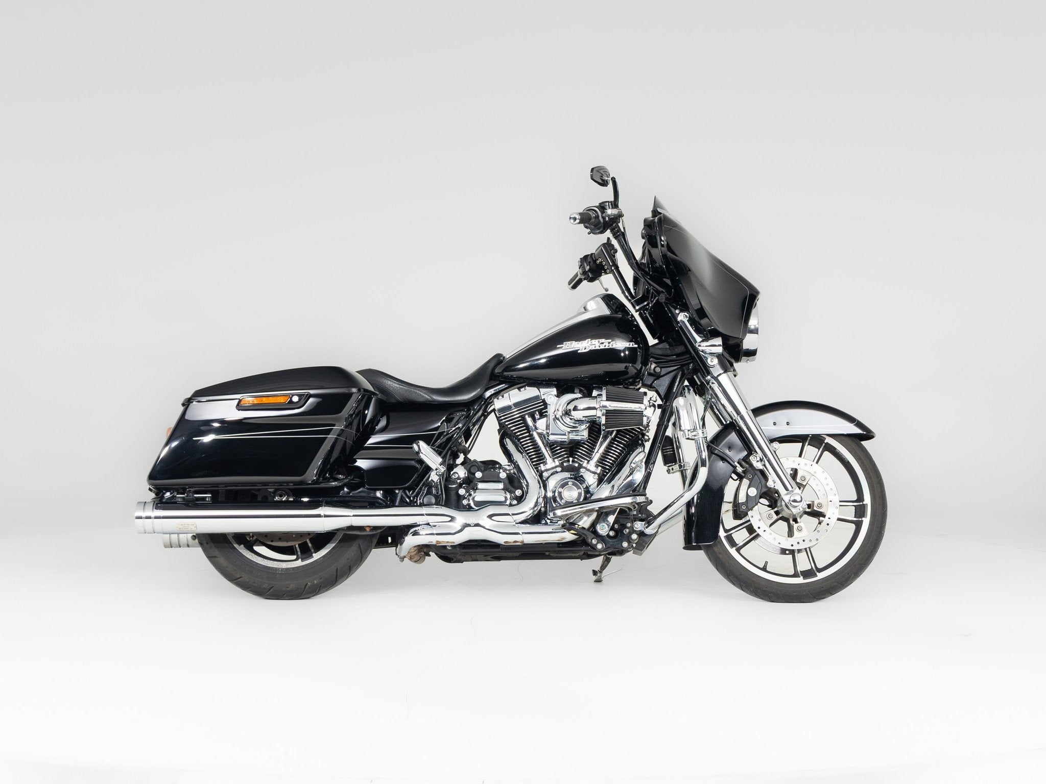 Harley-Davidson FLHXS Street Glide Special Solid (bj 2015), 1690 cc, Bedrijf, Toermotor, Laan van Vredenoord 33
2289 DA  Rijswijk ZH, NL