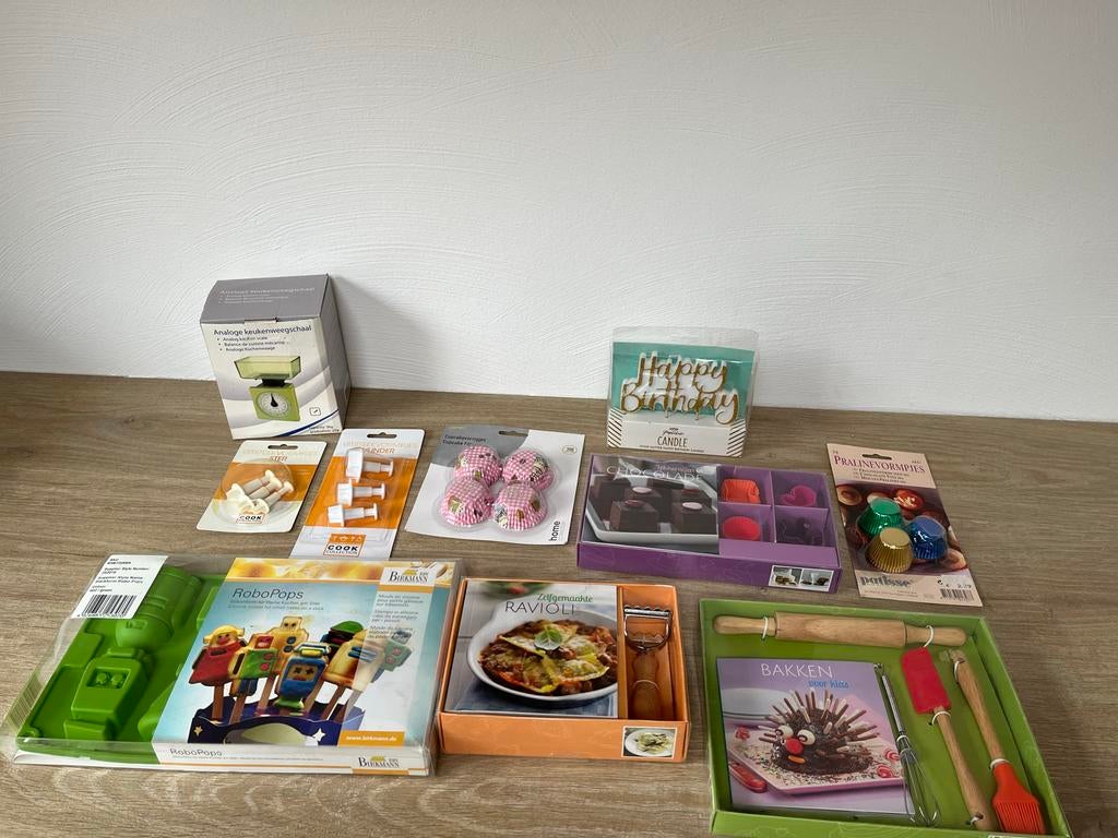 Diverse Keukenbenodigdheden: Bakvormen, Weegschaal & Meer, Ophalen, Overige typen, Kunststof, Nieuw