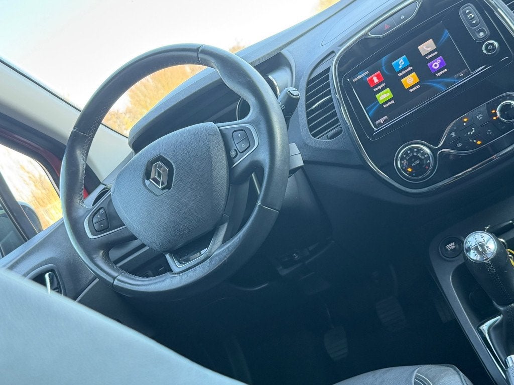 Renault Captur 0.9 TCe Xmod - Rouge Flamme/Noir Etoile - Top, Voorwielaandrijving, 898 cc, Gebruikt, 49 €/maand