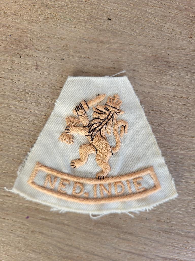 Mouwleeuw, KNIL, Ned Indie, wit, vermoeden repro, Verzenden, Landmacht, Nederland, Embleem of Badge