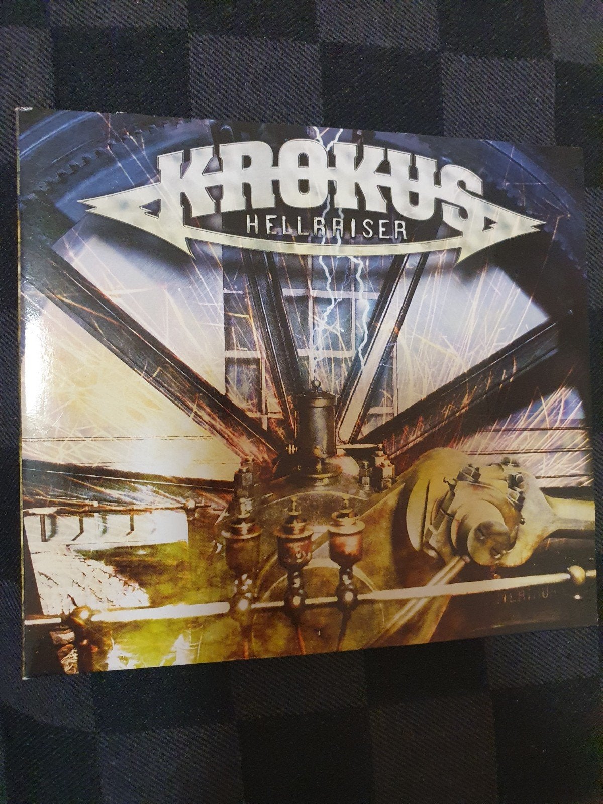 Krokus hellraiser limited edition digipack, Verzenden, Gebruikt