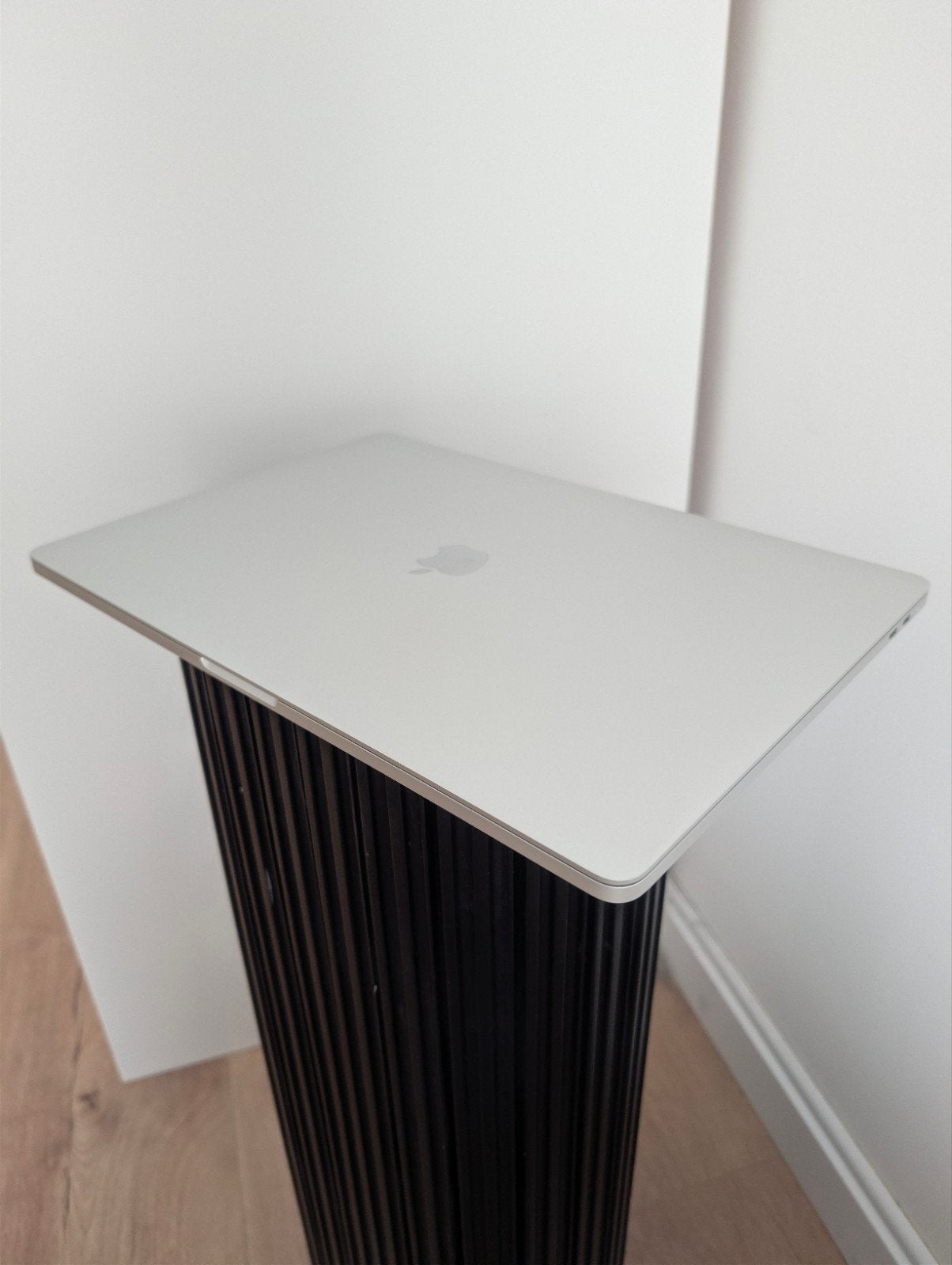 Foto 5 van MacBook Pro A2141 16 inch. brand new battery