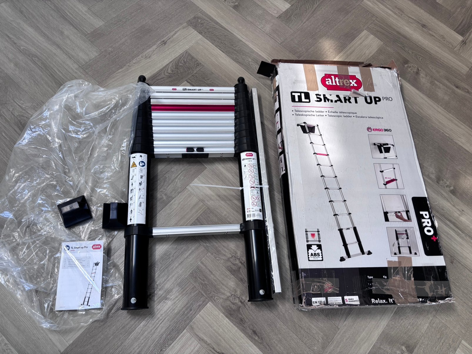 Nieuwe Altrex TL Smart Up Pro Telescoopladder, Doe-het-zelf en Verbouw, Ophalen of Verzenden, Nieuw, Ladder