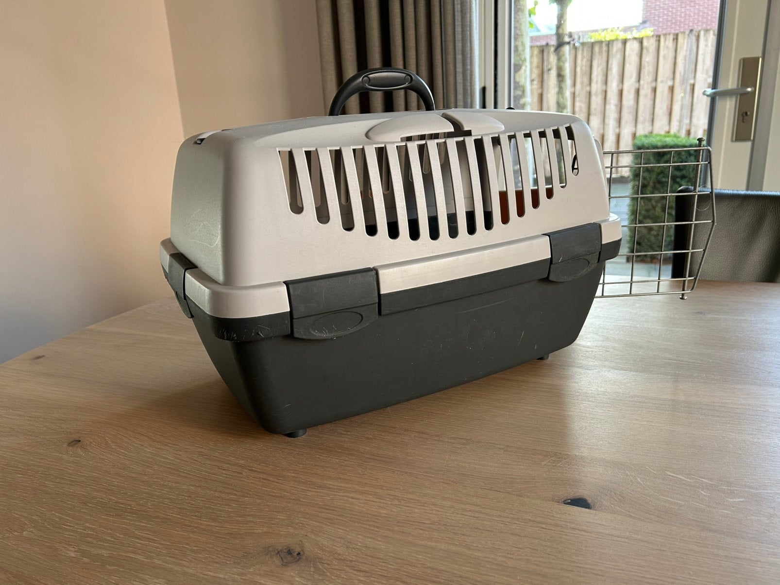 Katten/konijnen/knaagdieren transport bench, Ophalen, Zo goed als nieuw, Transportkoffer of -box