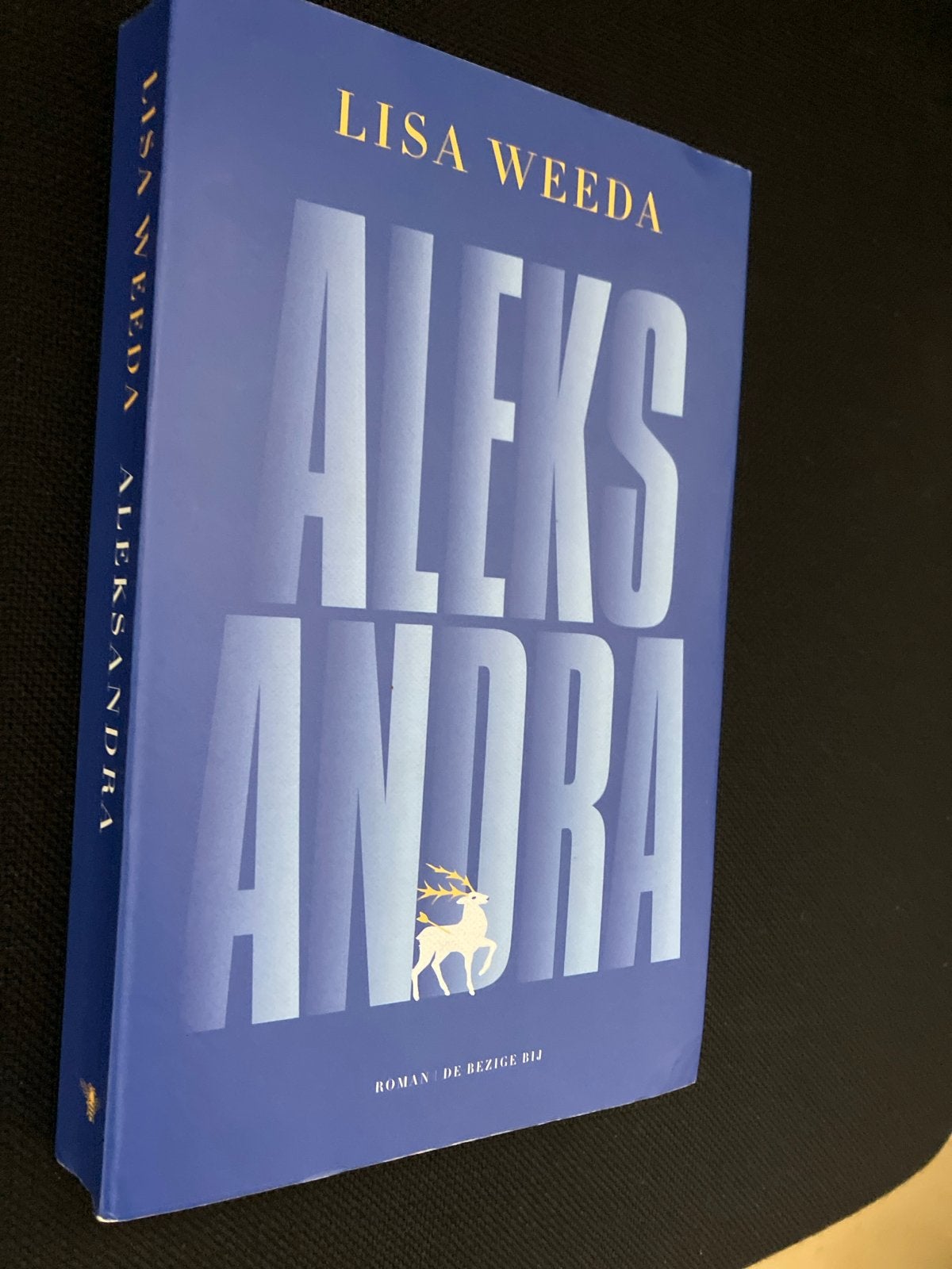 Aleksandra - Lisa Weeda (Roman), Ophalen of Verzenden, Zo goed als nieuw, Nederland