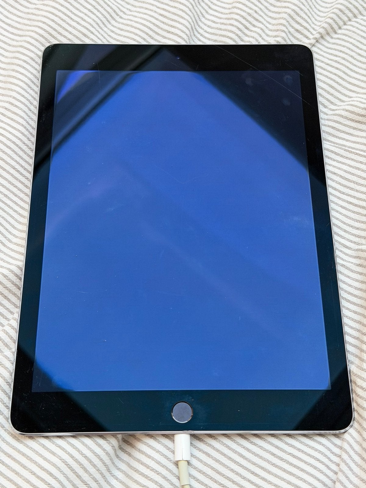 Foto 4 van Apple iPad Air 2 - Wi-Fi - 64GB - Space Gray 2016