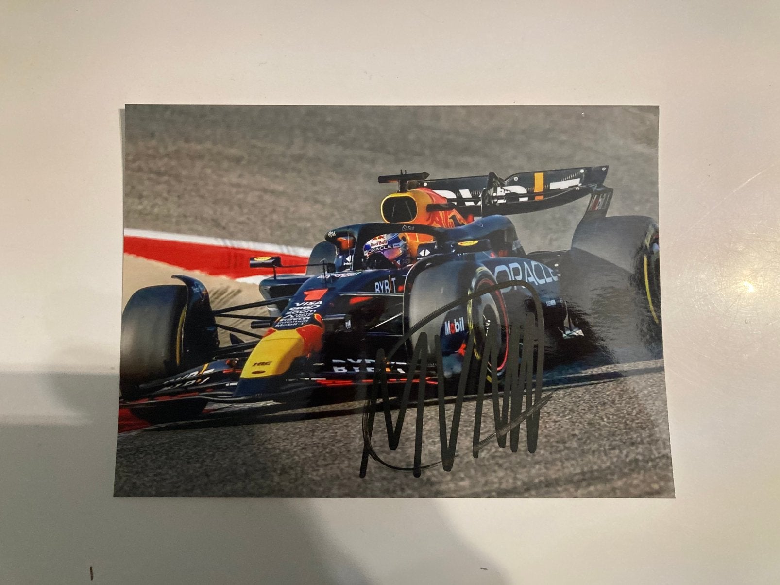 Max Verstappen foto met  echte handtekening 18 breed 13hoog, Verzamelen, Automerken, Motoren en Formule 1, Ophalen of Verzenden