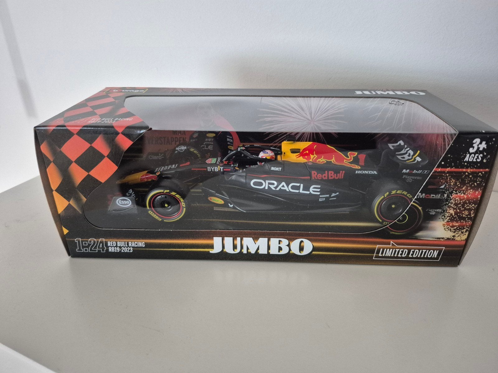 Bburago Red Bull Racing RB19 2023 Max Verstappen 1:24 Jumbo, Ophalen of Verzenden, Nieuw, Auto