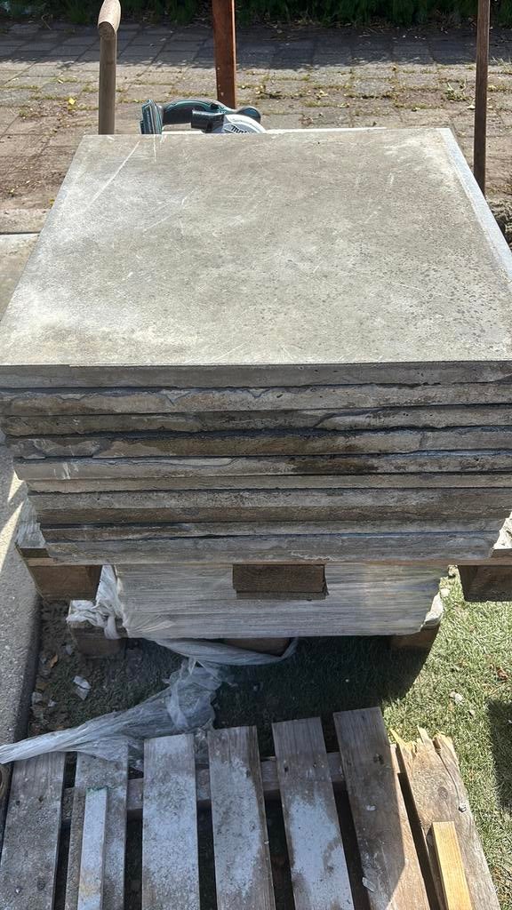 40 stk Natuurstenen 60x60x3 Bleustones, Tuin en Terras, Tegels en Klinkers, Gebruikt, Ophalen of Verzenden, Terrastegels, Natuursteen