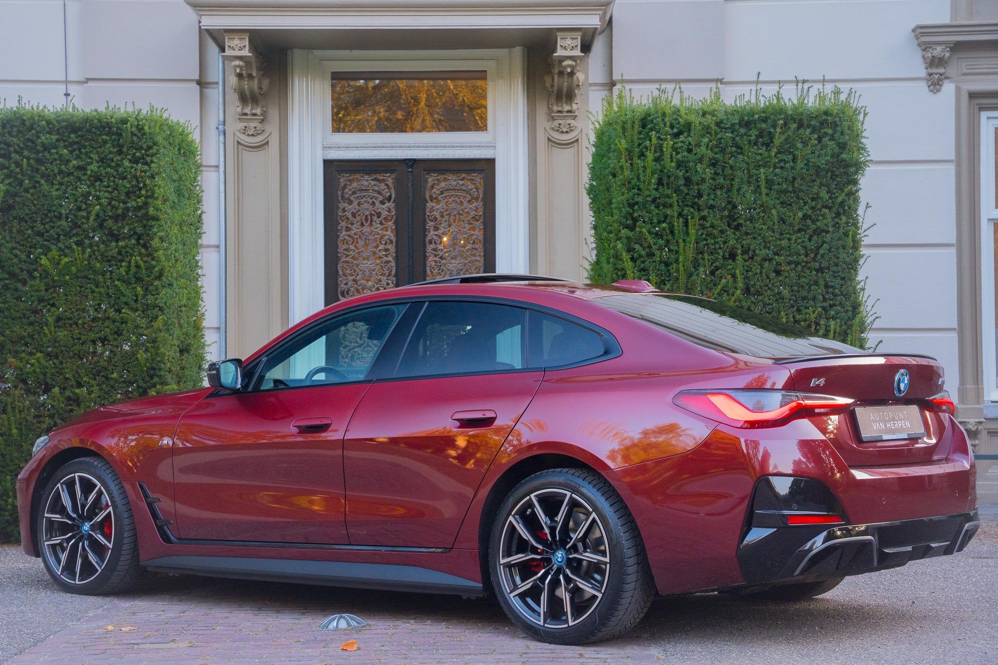 BMW i4 M50 High Executive 84 kWh PANO | KUIPSTOEL | H&K | 36, 520 km, Leder, 2190 kg, Vierwielaandrijving