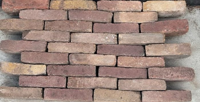 Oude hard gebakken waaltjes 20x5 cm genuanceerd – 2.000 m², Gebruikt, Keramiek, Klinkers, Ophalen of Verzenden