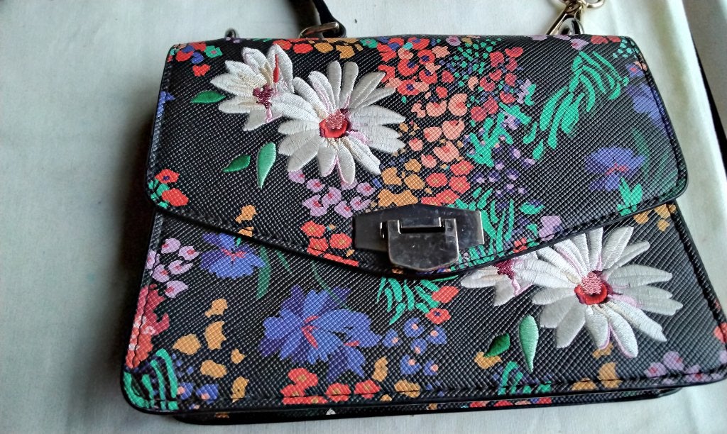 Prachtige Tas Zwart & Bloem Borduur Uniek Exclusief, Ophalen of Verzenden, Zo goed als nieuw, Zwart, Schoudertasje