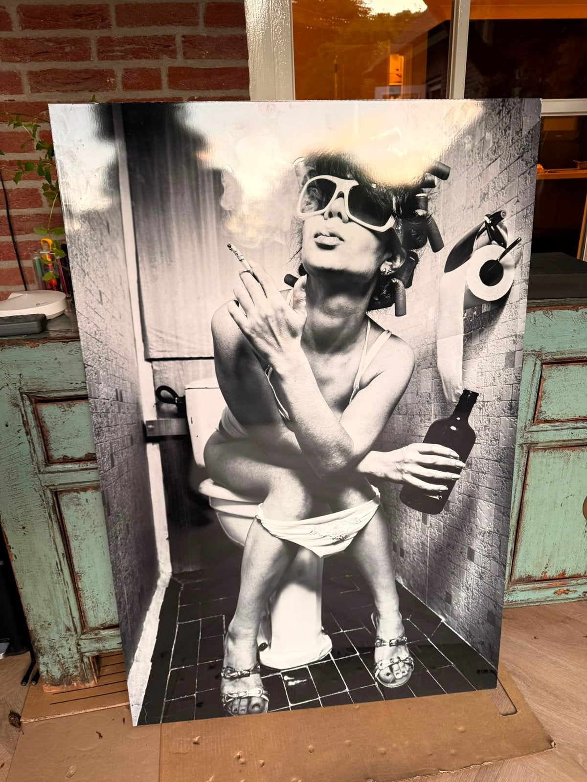Plexiglas schilderij dame op toilet, Ophalen of Verzenden