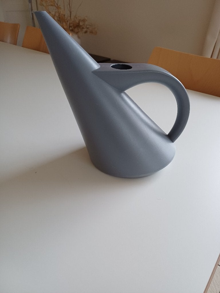 vintage grijze Elho 2l gieter Zeer leuk vorm kunstof, Tuin en Terras, Gieters, Ophalen of Verzenden, Gebruikt, Kunststof