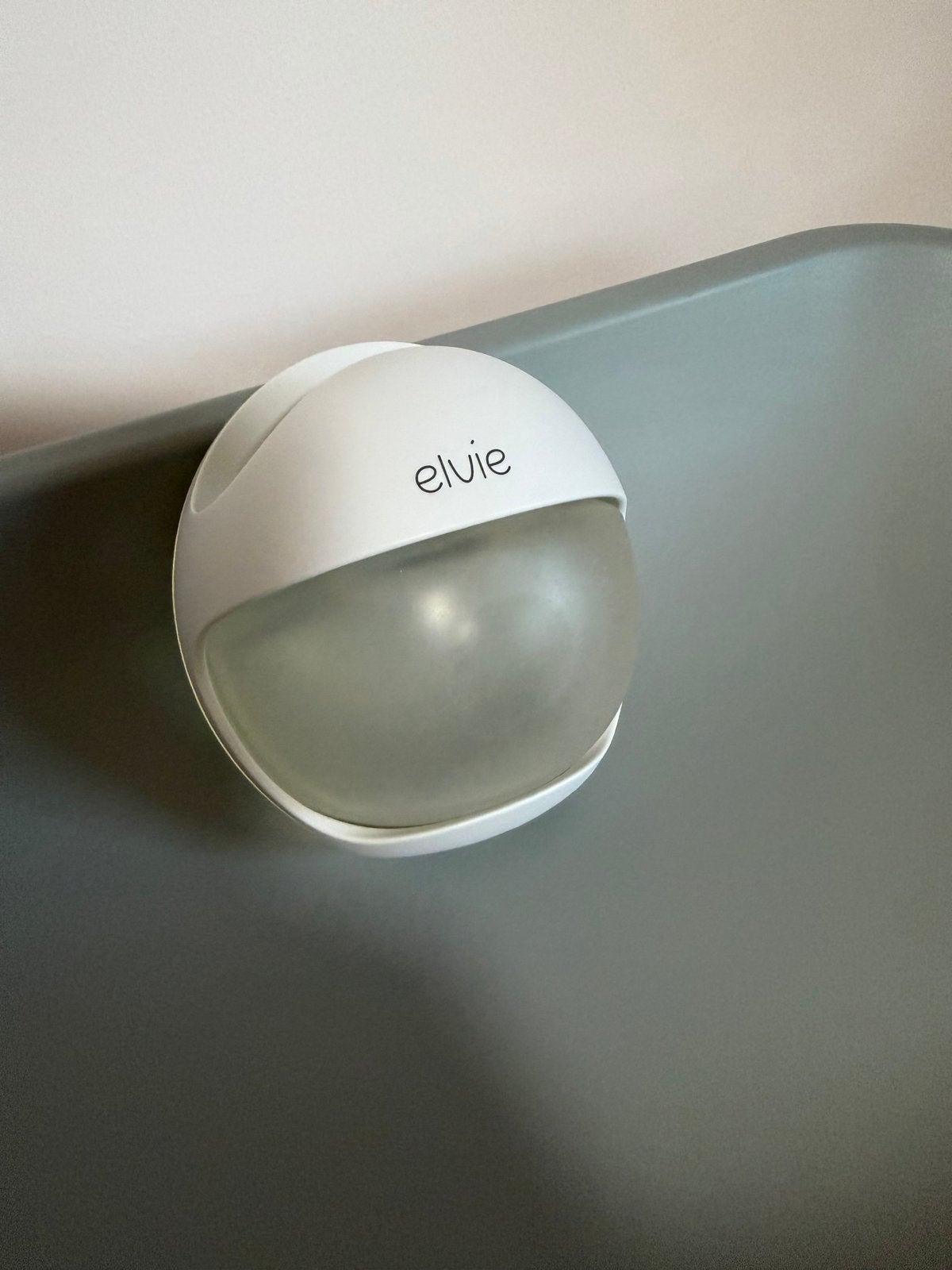 Elvie Curve - Siliconen borstschelp voor moedermelk, Ophalen of Verzenden, Zo goed als nieuw