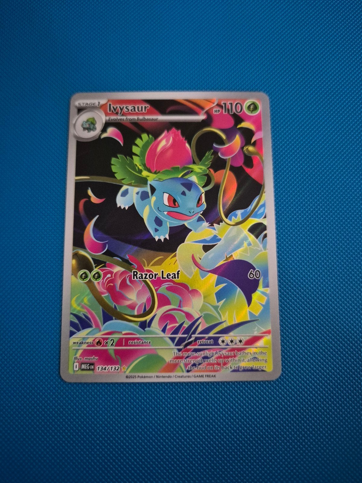 Ivysaur 134/132 - Pokémon Scarlet & Violet: Paldea Evolved, Ophalen of Verzenden, Zo goed als nieuw, Losse kaart, Foil