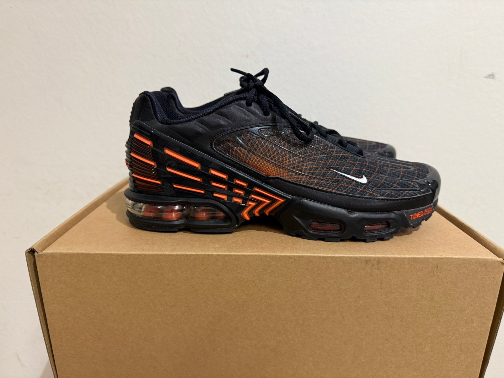 Te koop nieuwe Nike TN Air Max Plus maat 42, Postlaan 3, Zwart, Nieuw, Ophalen of Verzenden