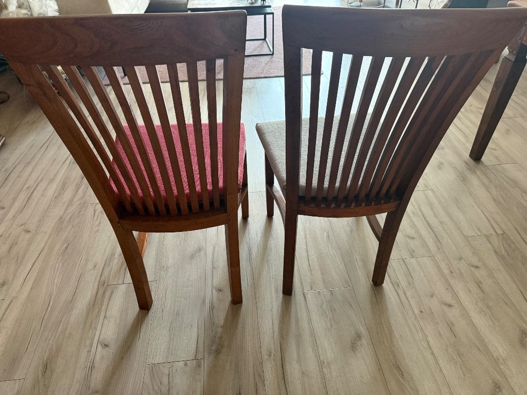 6 Houten stoelen met bordeauxrode en grijze kussens, Huis en Inrichting, Stoelen, Ophalen, Bruin, Klassiek, Zo goed als nieuw