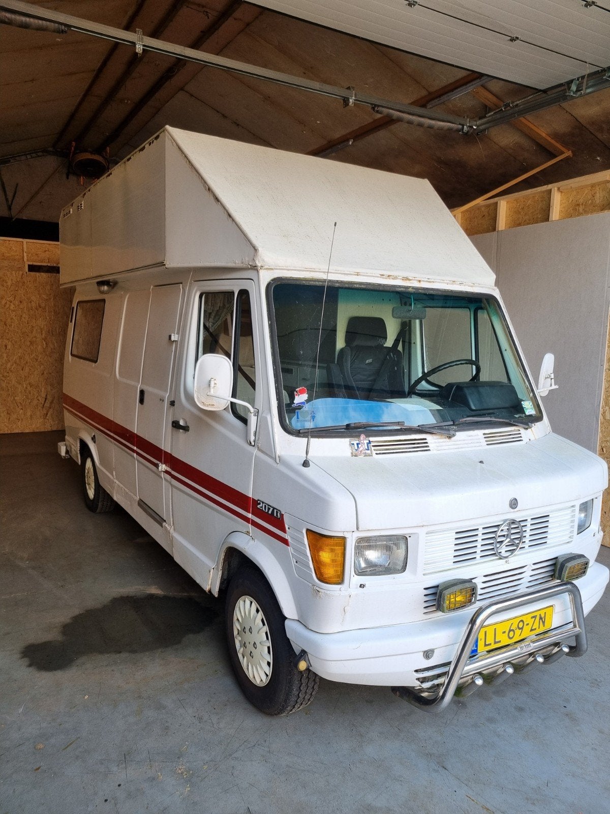 Mercedes-Benz 207D Camper belastingvrij, Caravans en Kamperen, Buscamper of Camperbus, Particulier, Koelkast, Mercedes