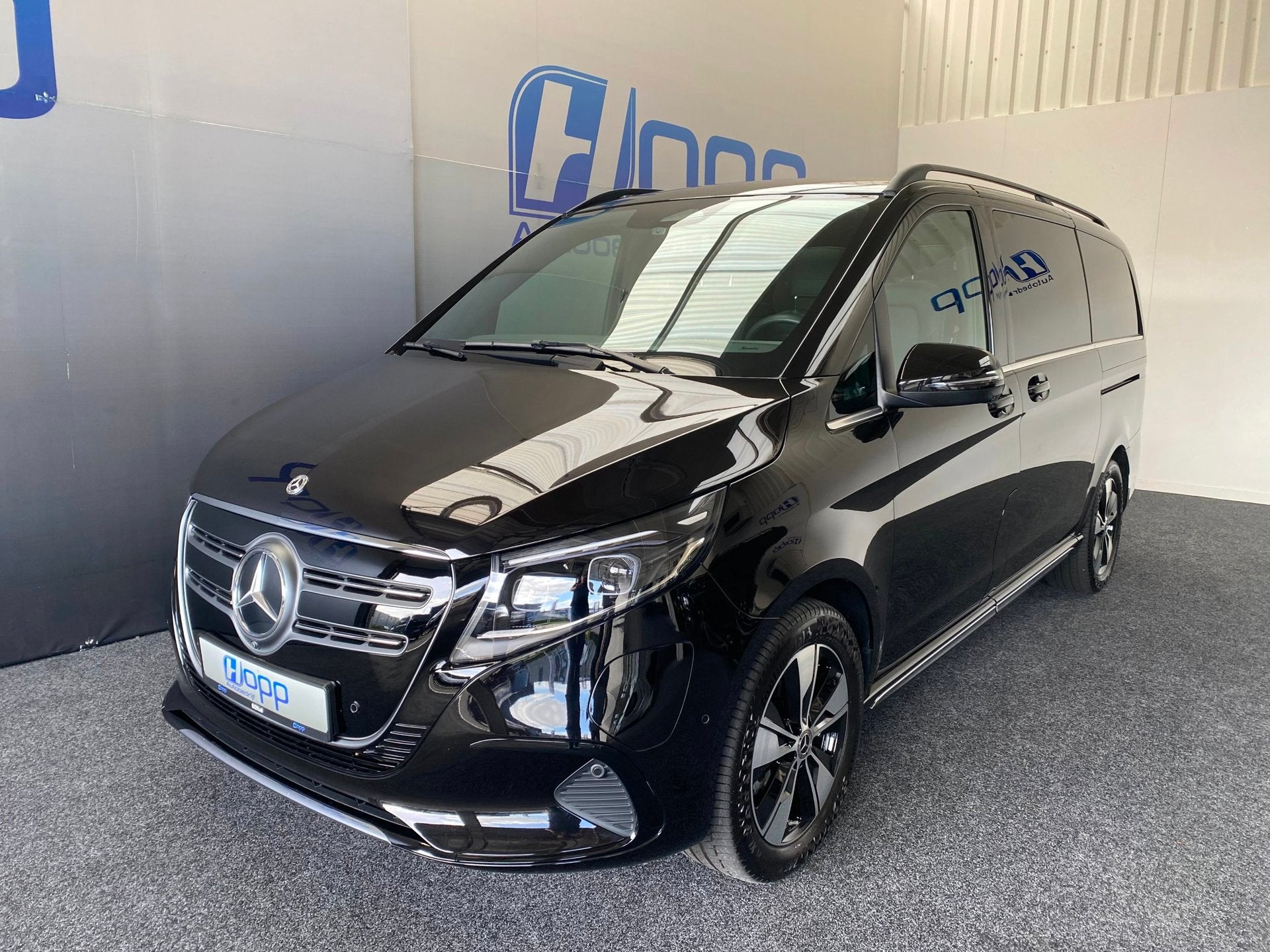 Mercedes-Benz EQV 300 L2 Facelift - 8-pers - AMG - PANO - Ex, Auto's, Dealer onderhouden, 368 km, Gebruikt, Overige carrosserieën