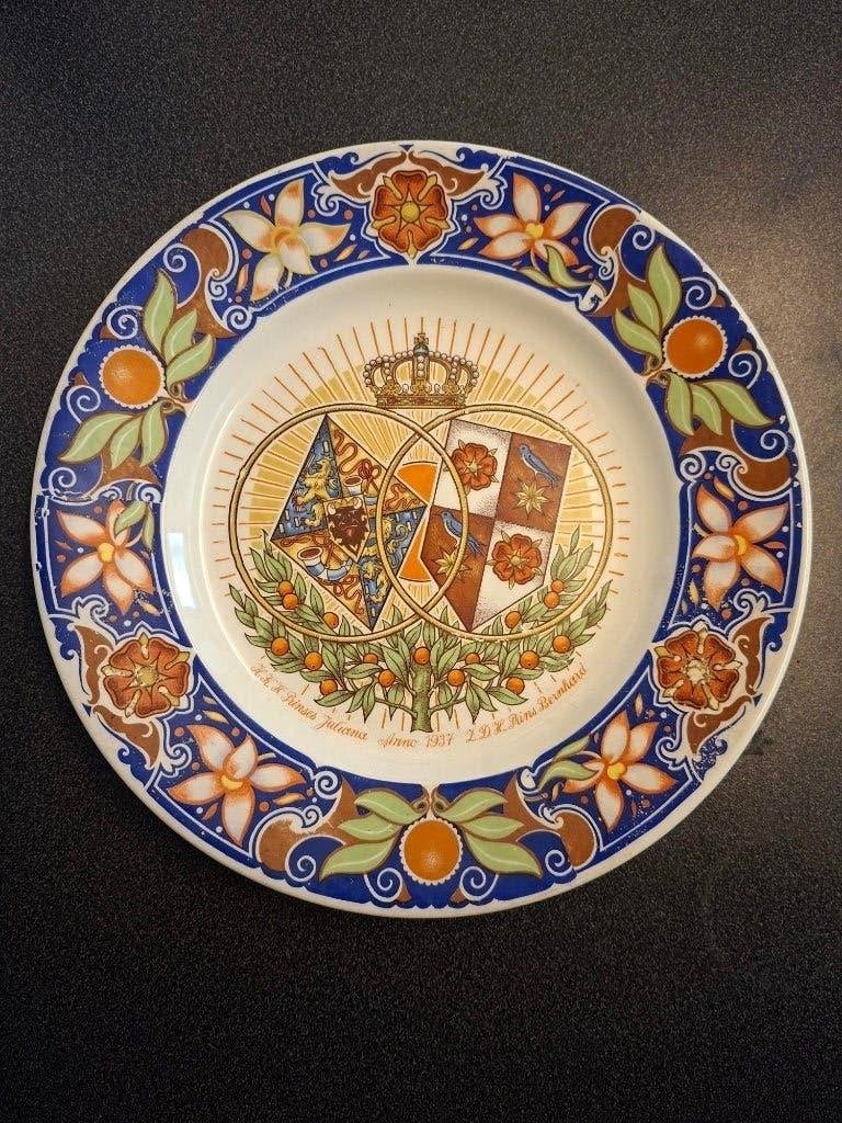 Herdenkingsbordje huwelijk Juliana en Bernhard 1937, Ophalen, Zo goed als nieuw, Nederland, Servies