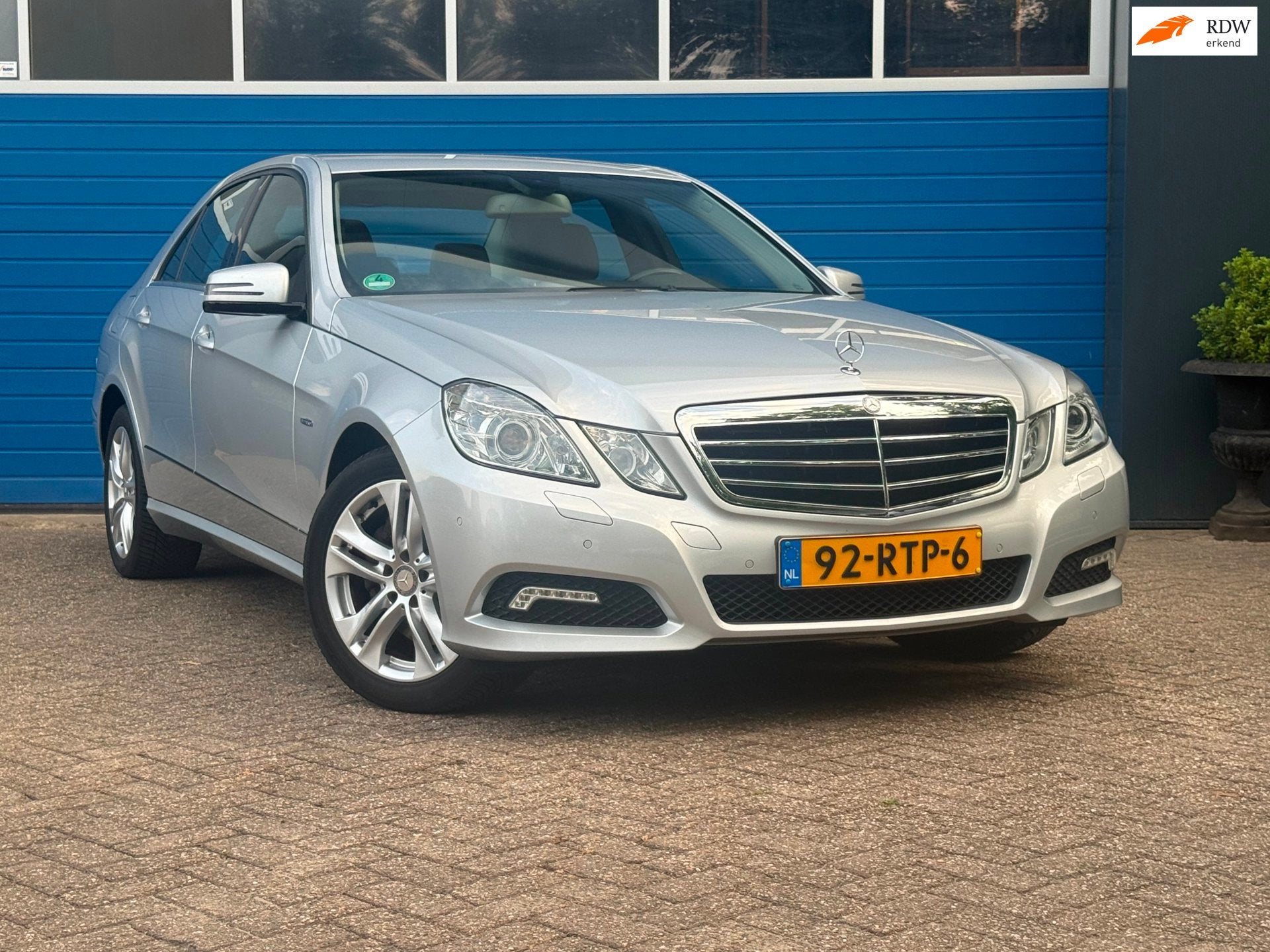 Mercedes-Benz E-klasse 250 CGI Business Class Avantgarde|Aut, Auto's, Euro 5, Gebruikt, Zwart, 4 cilinders