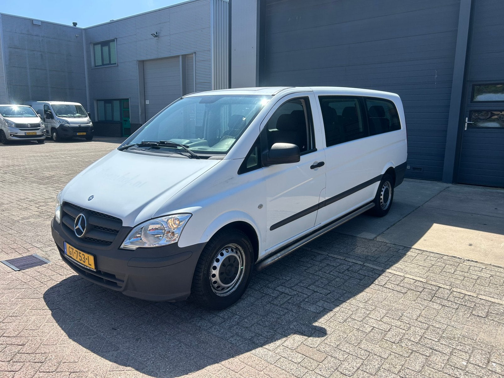 Mercedes-Benz Vito 2.1 110 CDI XL 2015 Wit 9 PERSOONS, Auto's, Mercedes-Benz, 13 km/l, Euro 5, Zwart, 2000 kg