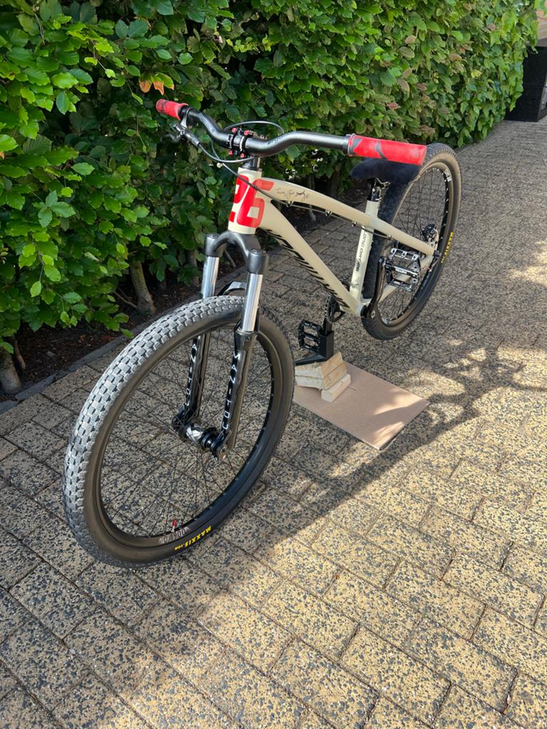 Nieuwe Dartmoor Two6Player Dirt Jump Fiets, Ophalen of Verzenden, Zo goed als nieuw, Schijfrem, Overige merken