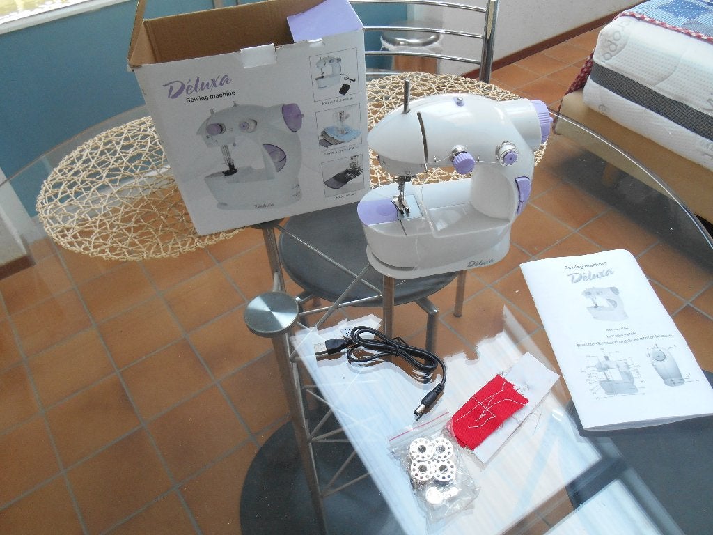 Sewing machine Deluxa, Hobby en Vrije tijd, Ophalen, Gebruikt, Naaimachine, Overige merken