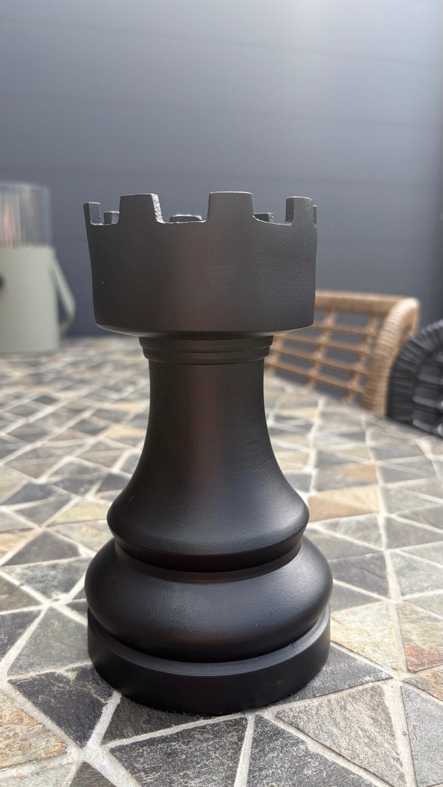 2 Riviera Maison Chess Play Tower Kandelaars Zwart Aluminium, Huis en Inrichting, Woonaccessoires | Kandelaars en Kaarsen, Zwart