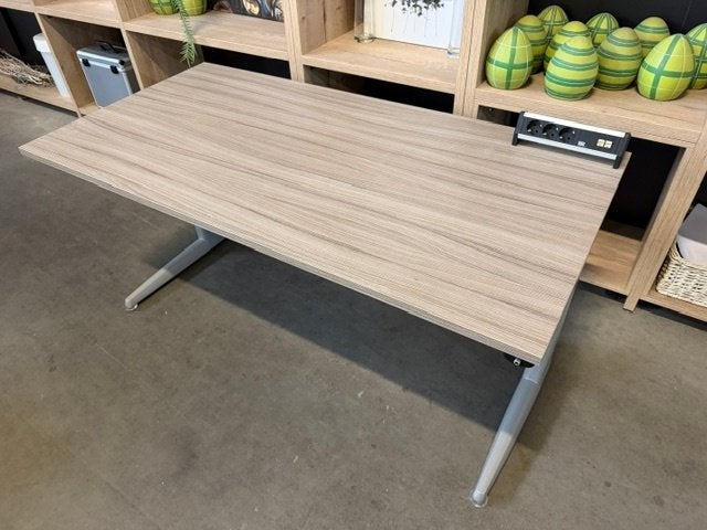 Markant - bureau met slinger 160x80xH62-86 cm, 7 stuks, In hoogte verstelbaar, 160 cm, Gebruikt, Metaal