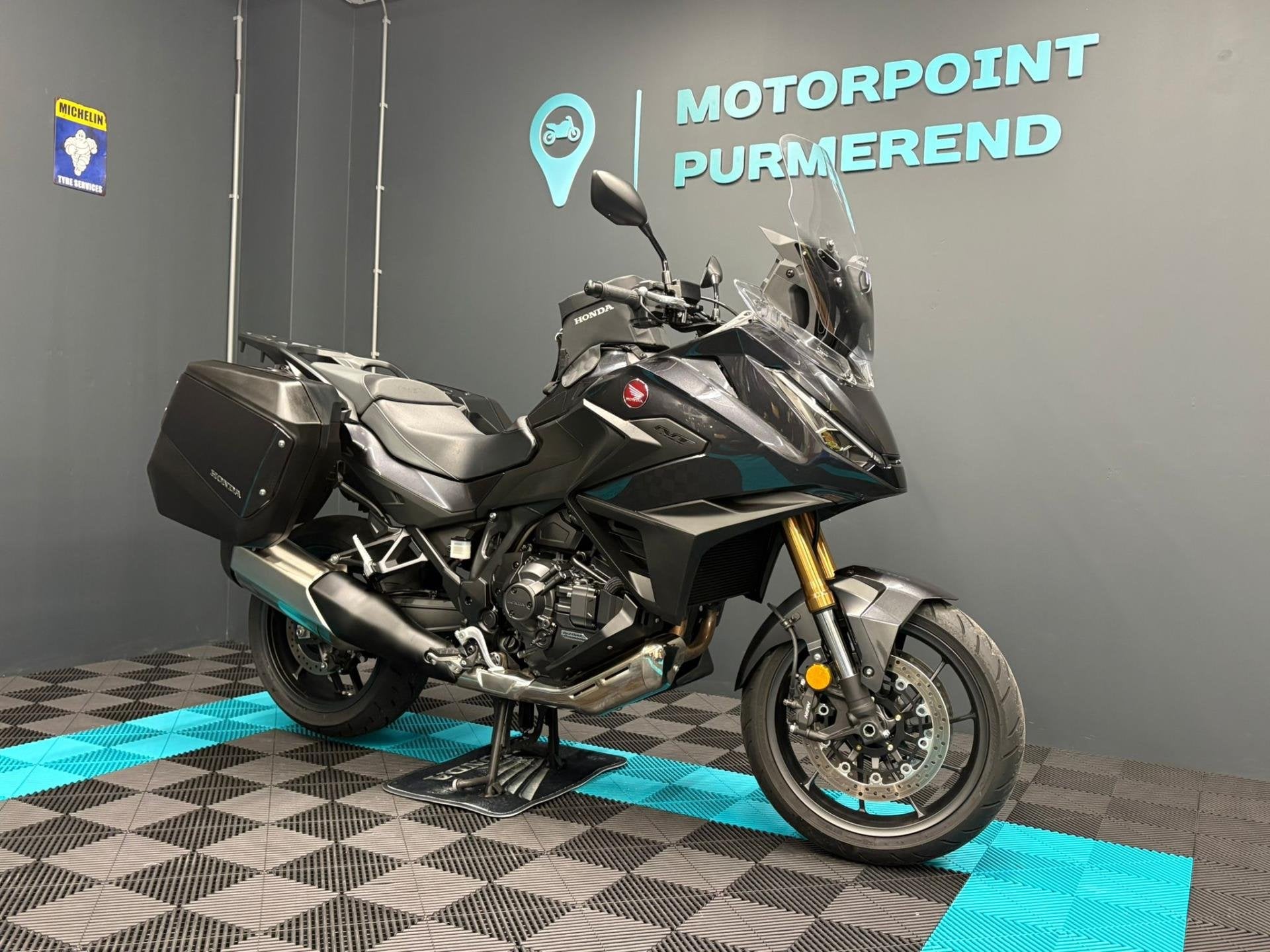 Honda NT 1100 DCT ES, Motoren, Honda, Rivium boulevard 222A
2909lk  Capelle a/d IJsel, NL, Bedrijf, Handvatverwarming