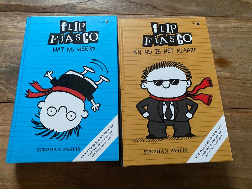 Boeken 2 en 7 van flip fiasco, Ophalen of Verzenden, Zo goed als nieuw, Moppen