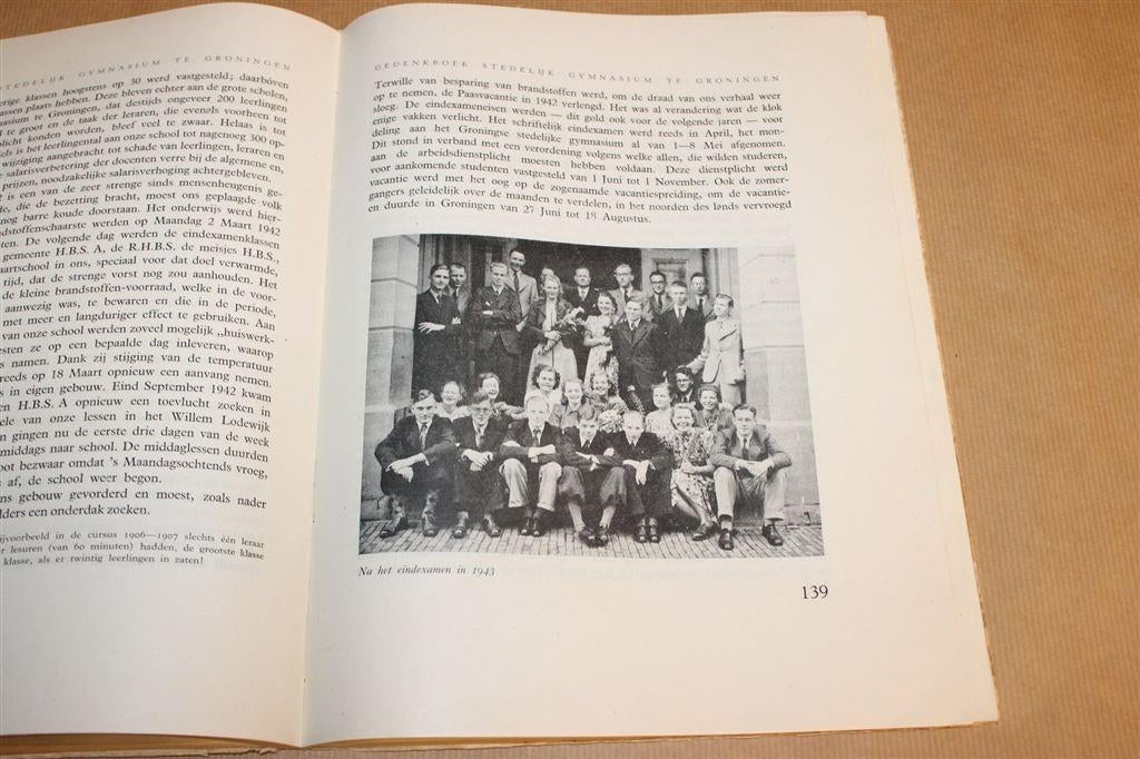 Gedenkboek van het Stedelijk Gymnasium — Groningen [1947], Ophalen of Verzenden, Gelezen