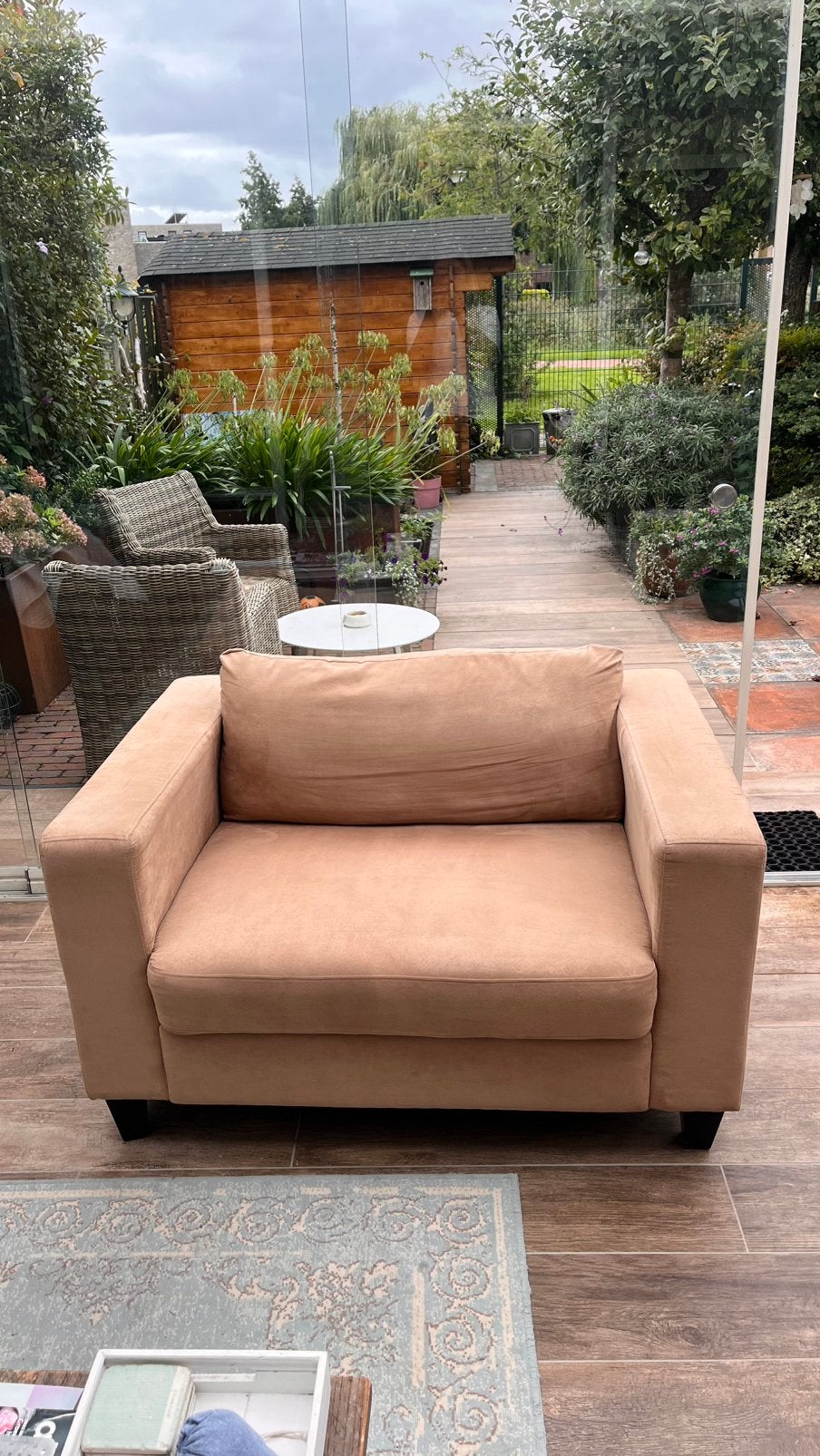 Comfortabele bank (loveseat) - oudroze/beige, Huis en Inrichting, Ophalen, Tweepersoons, 75 tot 100 cm, Zo goed als nieuw