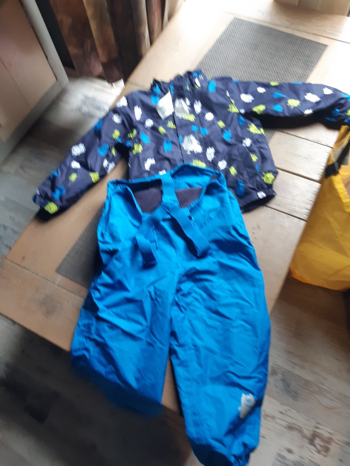 mooie nieuwe  jongens thermo regenpak maat 98 - 104, Ophalen of Verzenden, Nieuw, Jongen